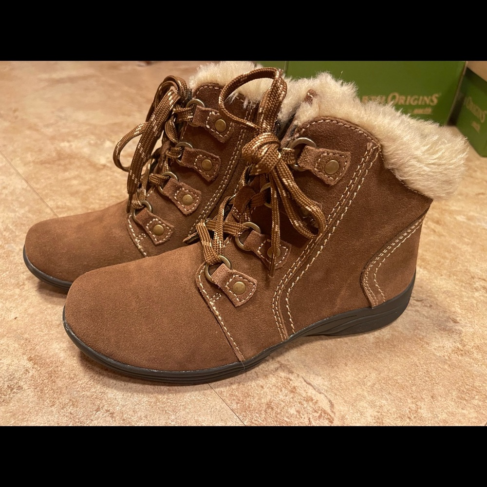 Earth Origins water resistant suede boot with fur size 7 new